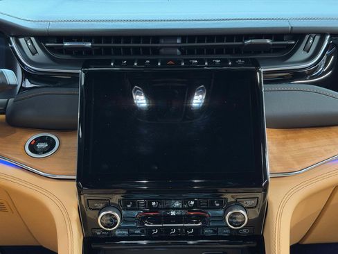 Used 2024 Jeep Grand Cherokee L Summit image 21