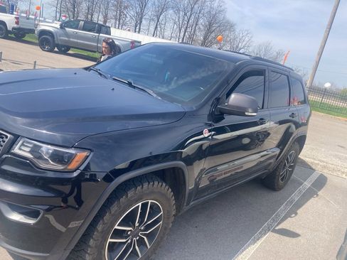 Used 2020 Jeep Grand Cherokee Trailhawk image 2