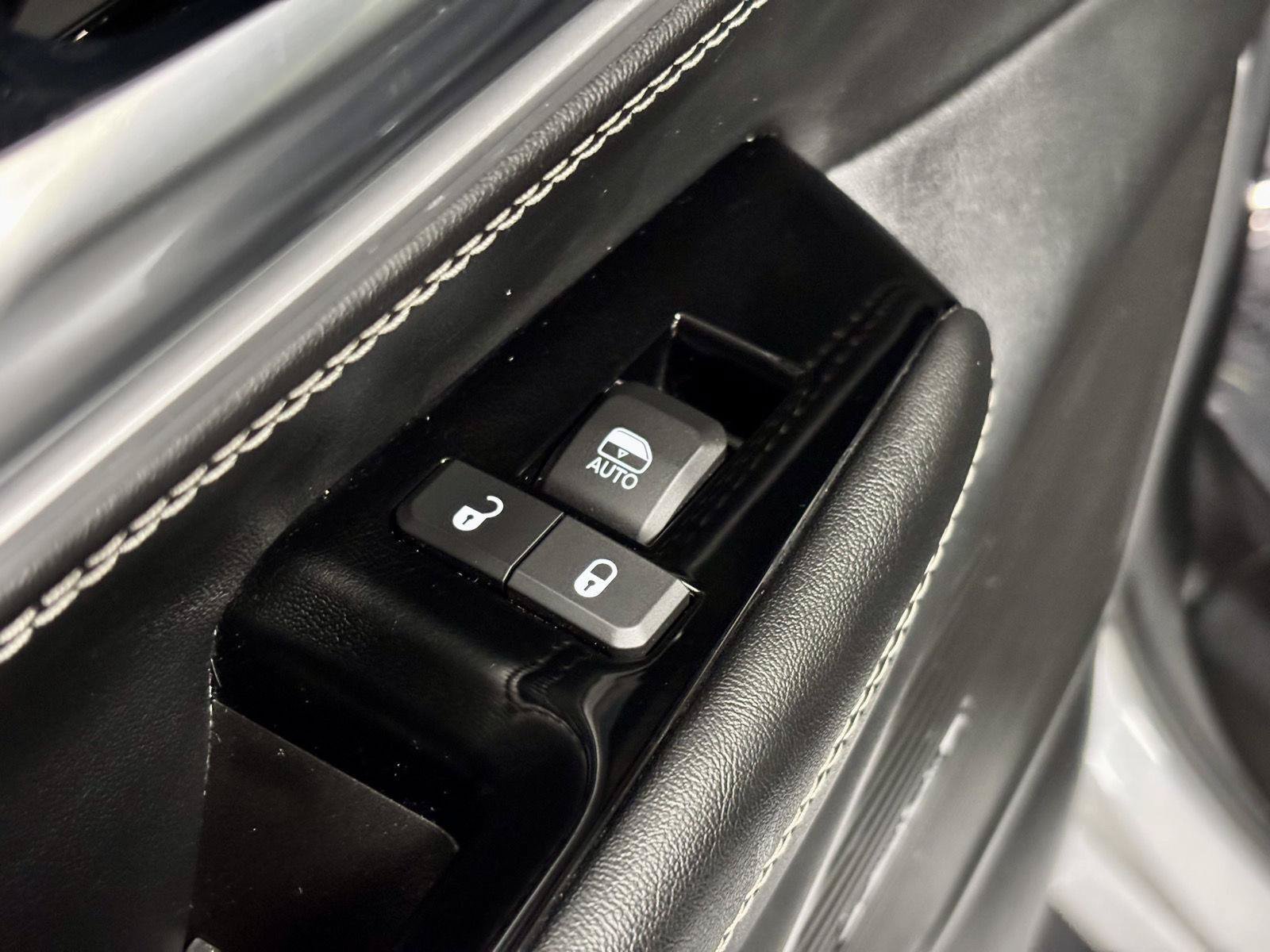Used 2022 Jeep Wagoneer Series I AWD/4WD image 19