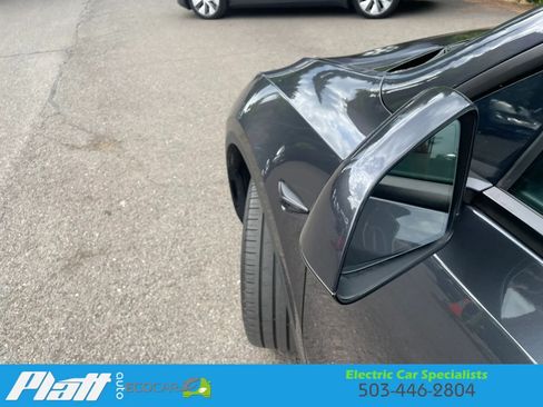 Used 2024 Tesla Model Y Long Range AWD/4WD image 19