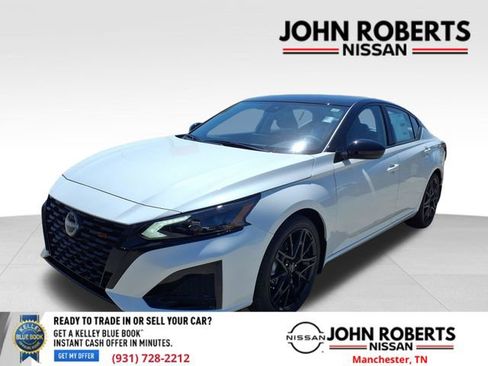 New 2026 Nissan Altima 2.5 SR w/ SR Midnight Edition Package FWD image 12
