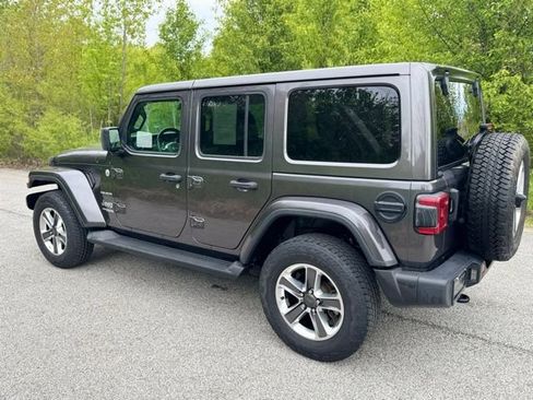 Used 2021 Jeep Wrangler Unlimited Sahara AWD/4WD image 8