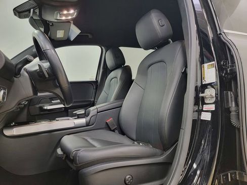 Used 2023 Mercedes-Benz GLB 250 4MATIC image 15