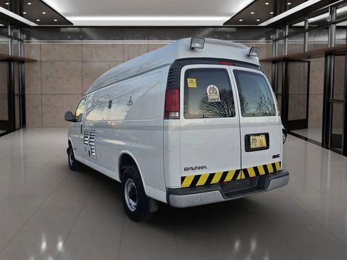 Used 2000 GMC Savana 3500 Extended RWD image 4