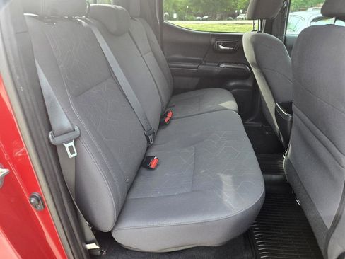 Used 2017 Toyota Tacoma TRD Sport w/ Premium & Technology Package AWD/4WD image 12