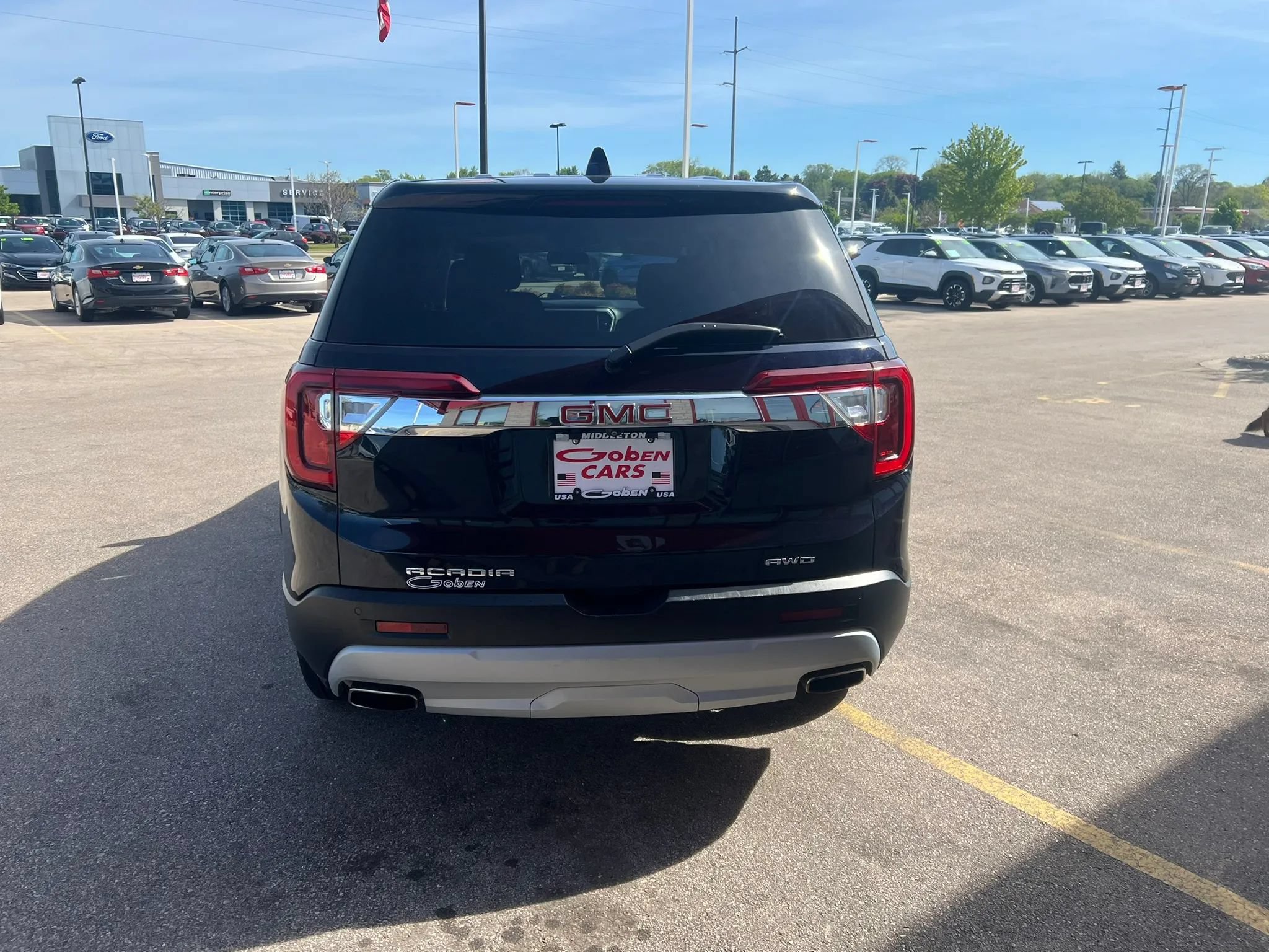 Used 2022 GMC Acadia SLE AWD/4WD image 4