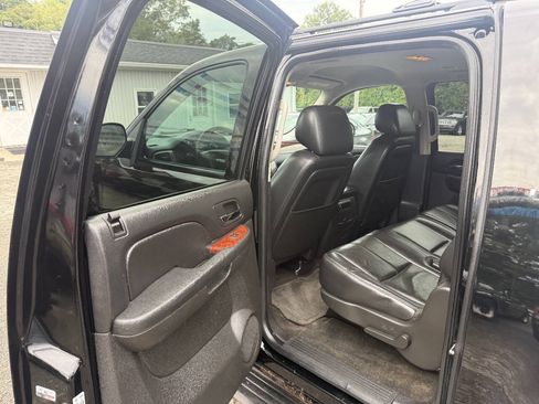 Used 2013 Chevrolet Suburban LT AWD/4WD image 10