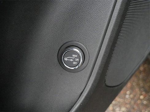 Used 2023 Chevrolet Blazer LT image 15