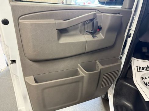 Used 2024 Chevrolet Express 3500 LT w/ LT Preferred Equipment Group RWD image 7