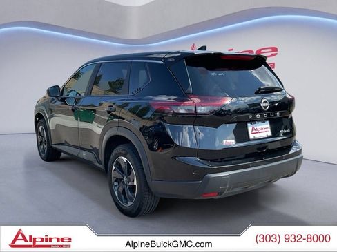 Used 2024 Nissan Rogue SV AWD/4WD image 3