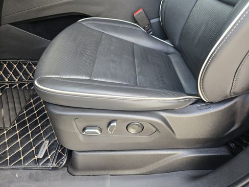 Used 2023 Cadillac Escalade ESV Sport w/ LPO, ONYX Package image 17