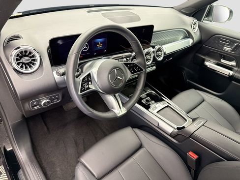 Certified 2025 Mercedes-Benz GLB 250 image 9