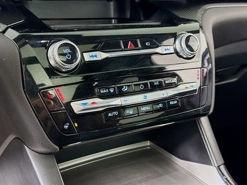 Certified 2023 Ford Explorer ST-Line w/ Class IV Trailer Tow Package image 16