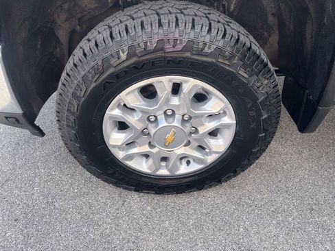 Used 2024 Chevrolet Silverado 2500 LT image 13