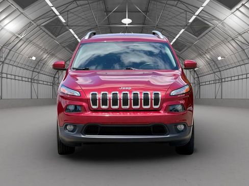 Used 2017 Jeep Cherokee Latitude w/ Comfort & Sound Group AWD/4WD image 5