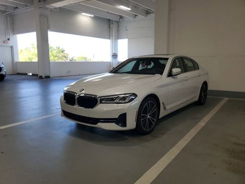 Used 2023 BMW 540i w/ Premium Package image 1