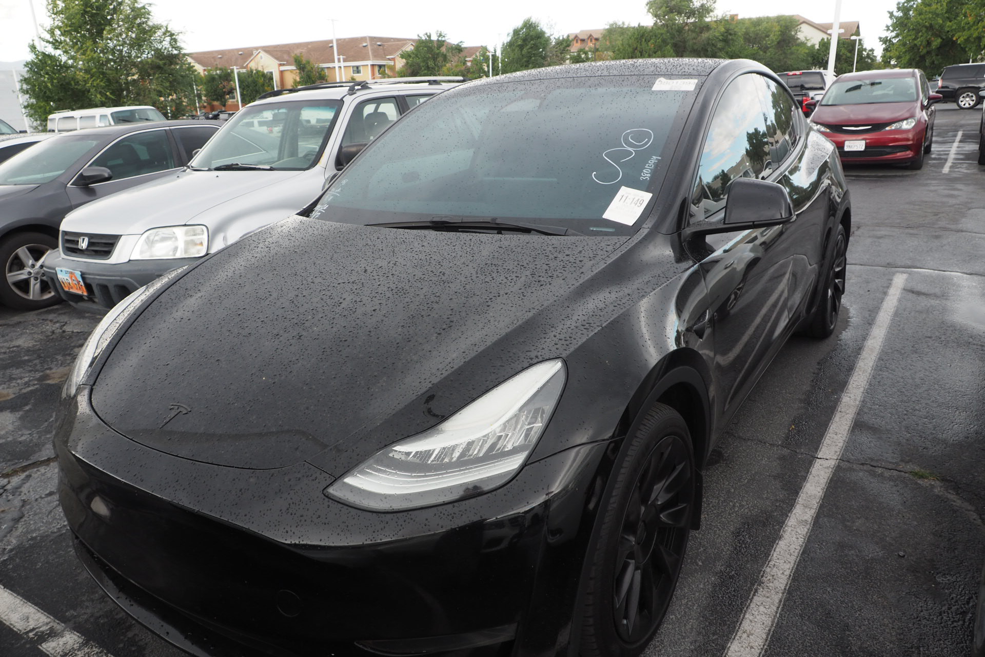 Used 2023 Tesla Model Y Long Range AWD/4WD image 1
