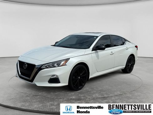 Used 2021 Nissan Altima 2.5 SR w/ SR Premium Package AWD/4WD image 1
