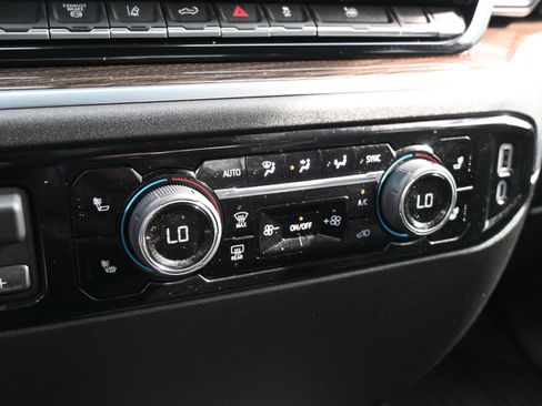 Used 2025 Chevrolet Silverado 2500 LT w/ Convenience Package image 29