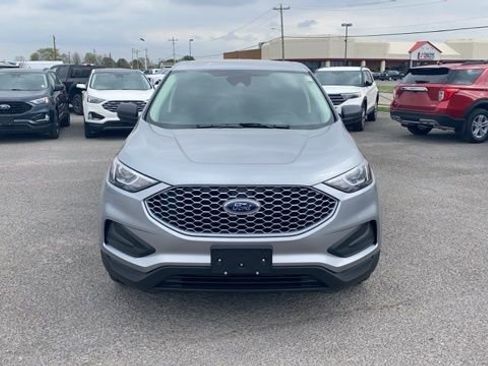 New 2024 Ford Edge SE image 9