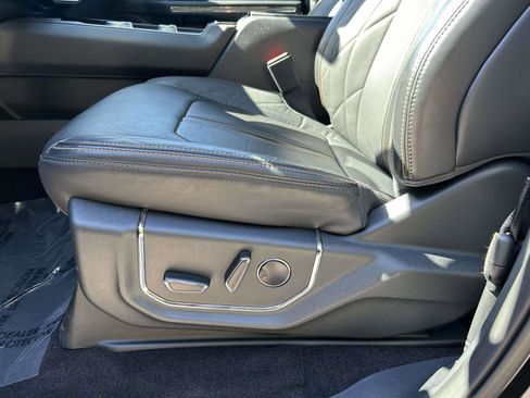 Used 2023 Ford Expedition Platinum image 21