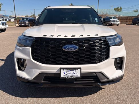 Used 2025 Ford Explorer ST-Line AWD/4WD image 4