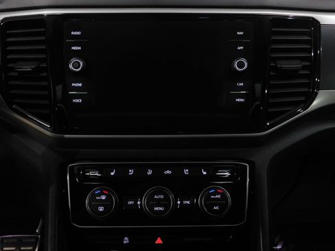 Used 2020 Volkswagen Atlas Cross Sport SEL Premium R-Line image 44