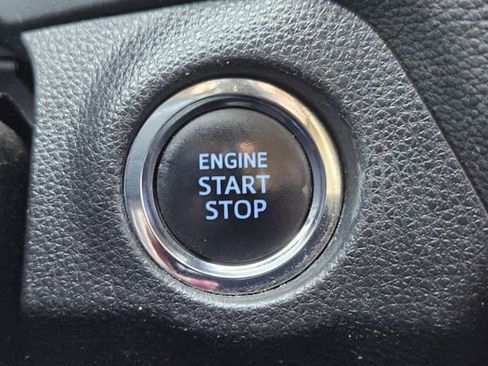 Used 2019 Toyota RAV4 XLE Premium image 21