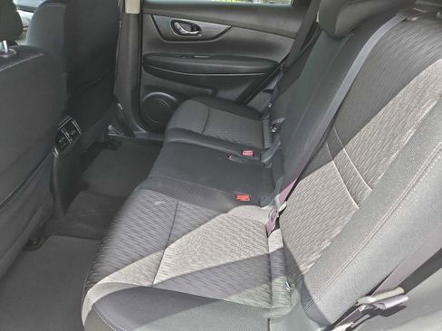 Used 2018 Nissan Rogue SV image 25