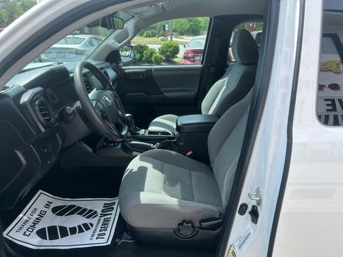 Used 2020 Toyota Tacoma SR RWD image 9