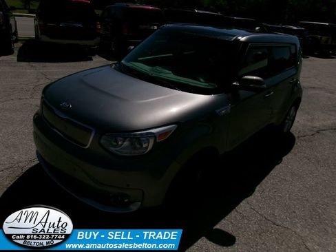 Used 2017 Kia Soul EV + w/ Sun & Fun Package FWD image 25