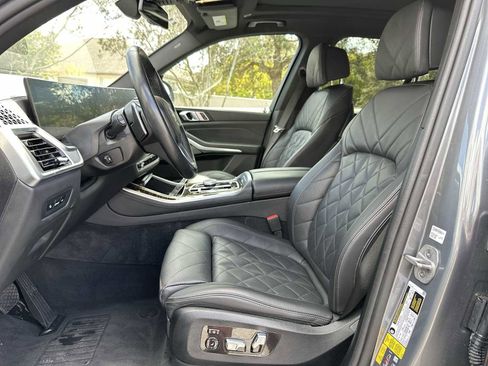 Used 2024 BMW X5 xDrive50e image 2