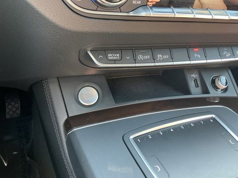 Used 2018 Audi Q5 Prestige w/ Prestige Package image 24