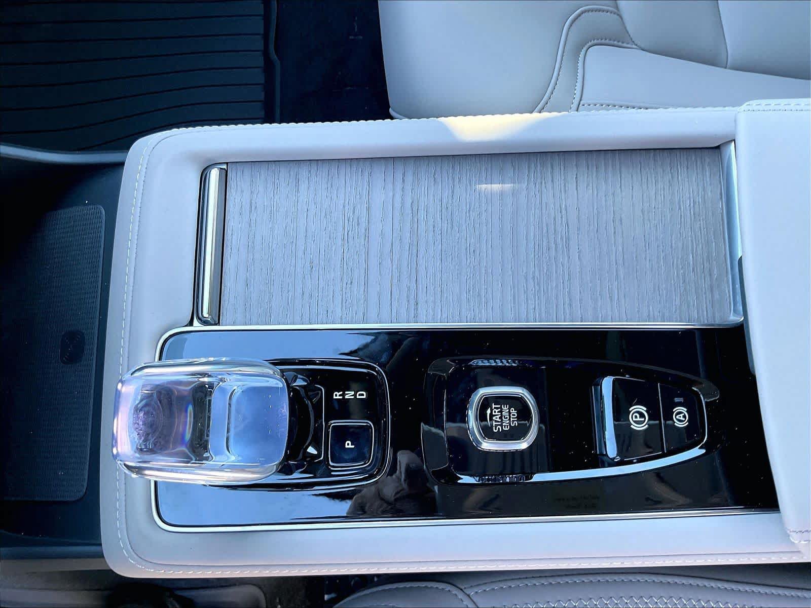 New 2027 Volvo XC90 B6 Plus AWD/4WD image 10