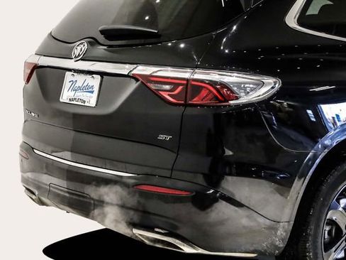 Used 2024 Buick Enclave Essence w/ LPO, Touring Package image 7