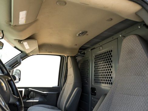 Used 2019 Chevrolet Express 3500 Extended w/ Driver Convenience Package RWD image 26