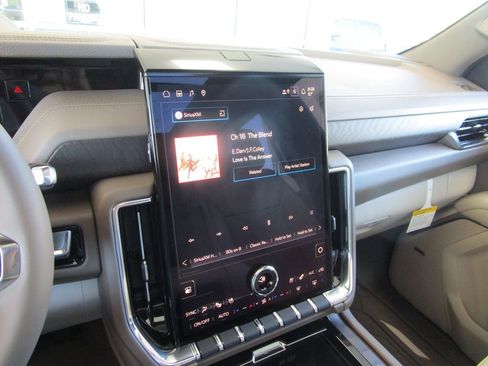New 2026 GMC Yukon Denali w/ Denali Reserve Package RWD image 47