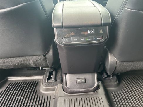 Used 2022 Toyota Highlander XLE image 52