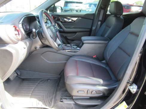 Used 2024 Chevrolet Blazer RS w/ Enhanced Convenience Package FWD image 19