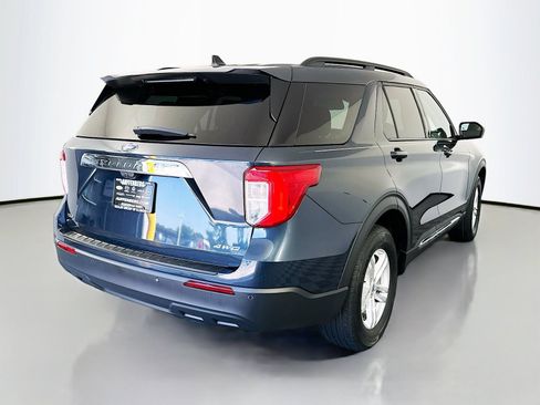 Used 2023 Ford Explorer XLT AWD/4WD image 7