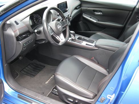Used 2024 Nissan Sentra SR w/ SR Premium Package FWD image 11
