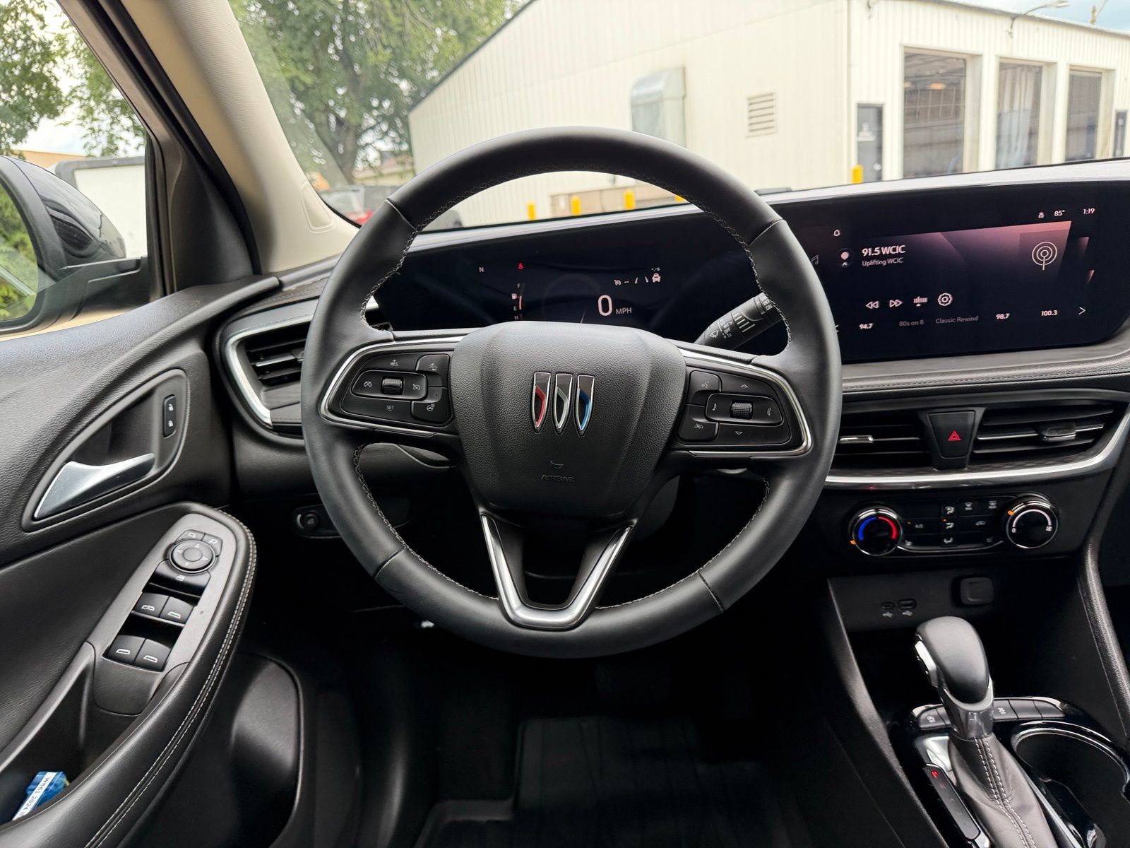 Used 2024 Buick Encore GX Preferred w/ Comfort Package FWD image 13