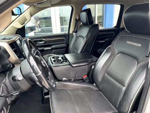 Used 2019 RAM 1500 Laramie AWD/4WD image 10