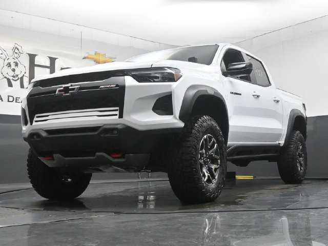 New 2026 Chevrolet Colorado ZR2 w/ Technology Package AWD/4WD image 34