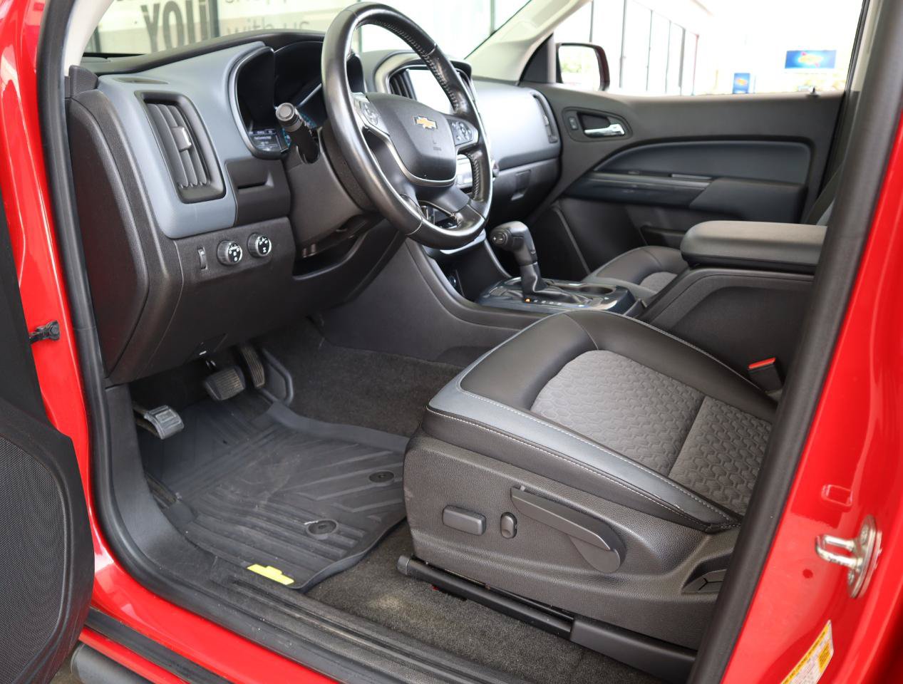 Used 2015 Chevrolet Colorado Z71 AWD/4WD image 41