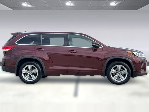 Used 2018 Toyota Highlander Limited w/ Carpet Mat Package (TMS) image 2