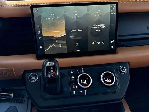 Used 2023 Land Rover Defender 130 X image 21