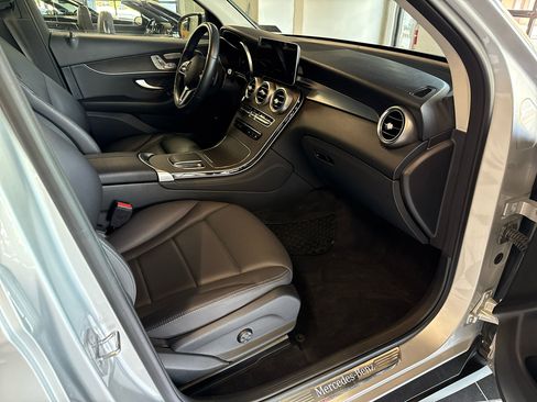 Used 2020 Mercedes-Benz GLC 300 4MATIC image 23