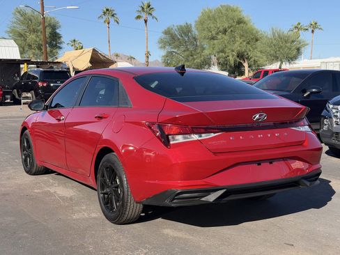 Used 2021 Hyundai Elantra SEL w/ Convenience Package image 7