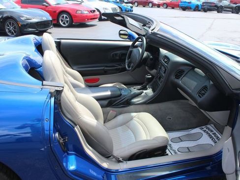 Used 2002 Chevrolet Corvette Convertible w/ Preferred Equipment Group2 RWD image 31